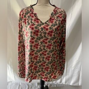 3/$28❤️D&Co multicolor floral print V-neck, long sleeve top size L